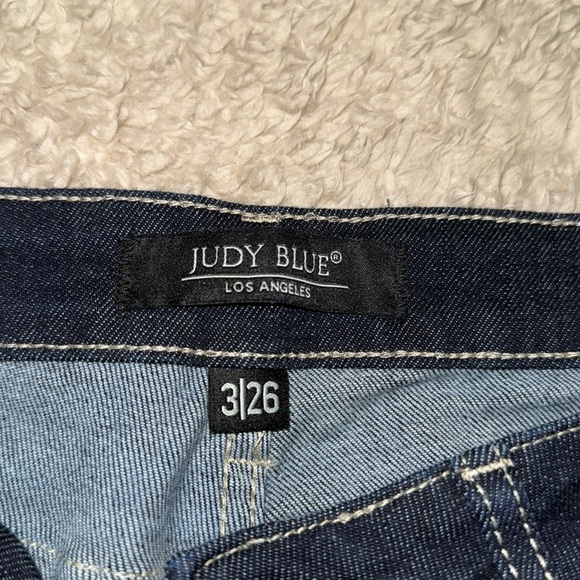 Judy Blue Jeans - Picture 3 of 6